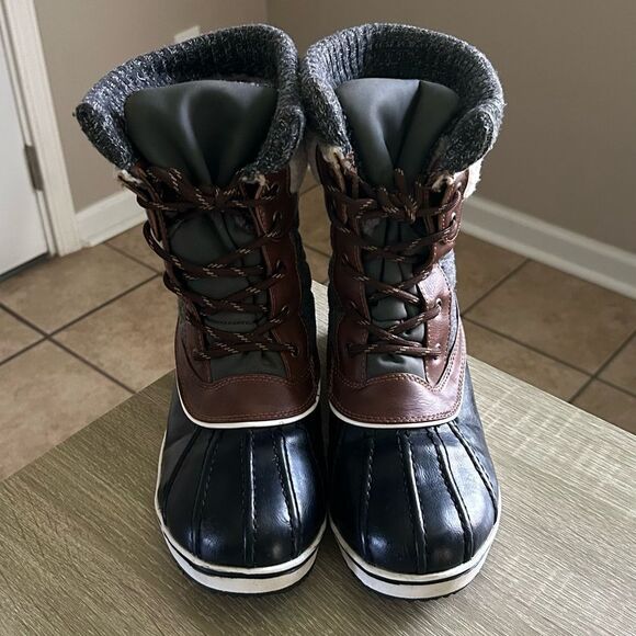 NWOT … DREAM PAIRS “Size: 8” Waterproof Duck / Winter Boots - Picture 3 of 8
